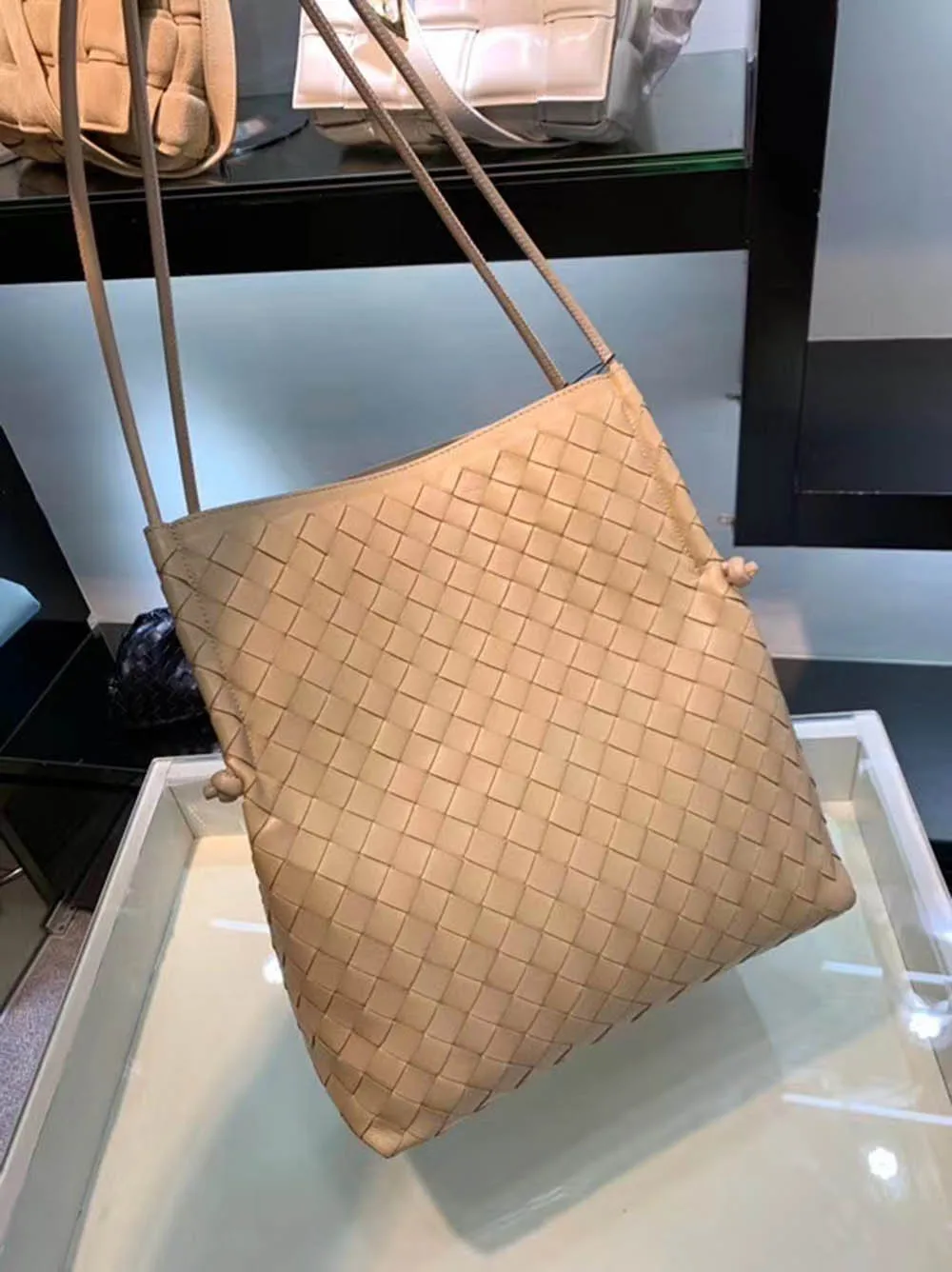 

Fashion Women's Luxury Large-Capacity Zipper Woven Bag Female Handbags Genuine Sheepskin Leather Weave Shoulder Bag Crossbody