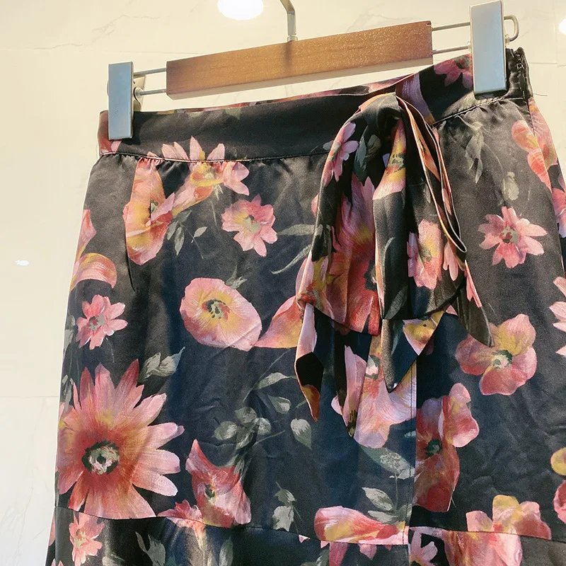 

2021 Women Skirt Fall/winter New Style Women's Retro Flower Print Elegant Skirt Trendy