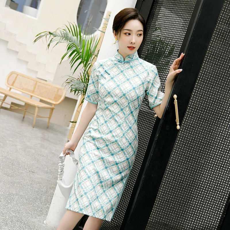 

2020 Classic Women Qipao Elegant Short Sleeve Novelty Long Dress New Cheongsam Chinese Traditional Dress M-4XL