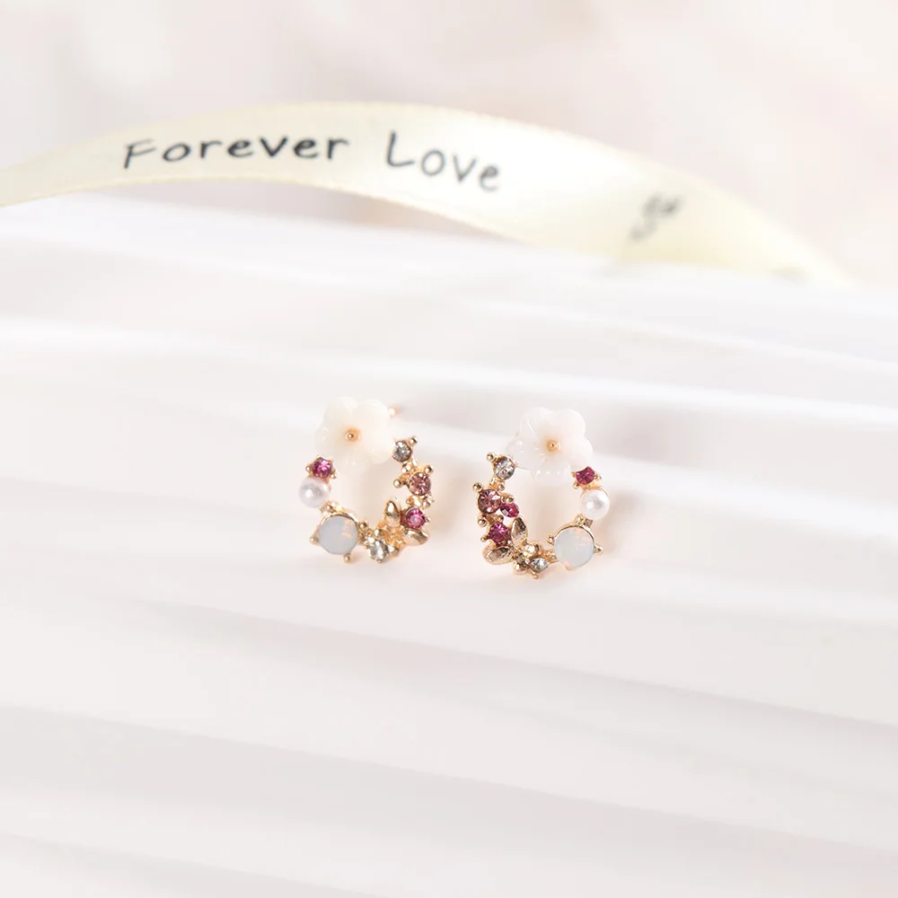 Женские серьги-гвоздики с маленькими цветками милые стразы простые