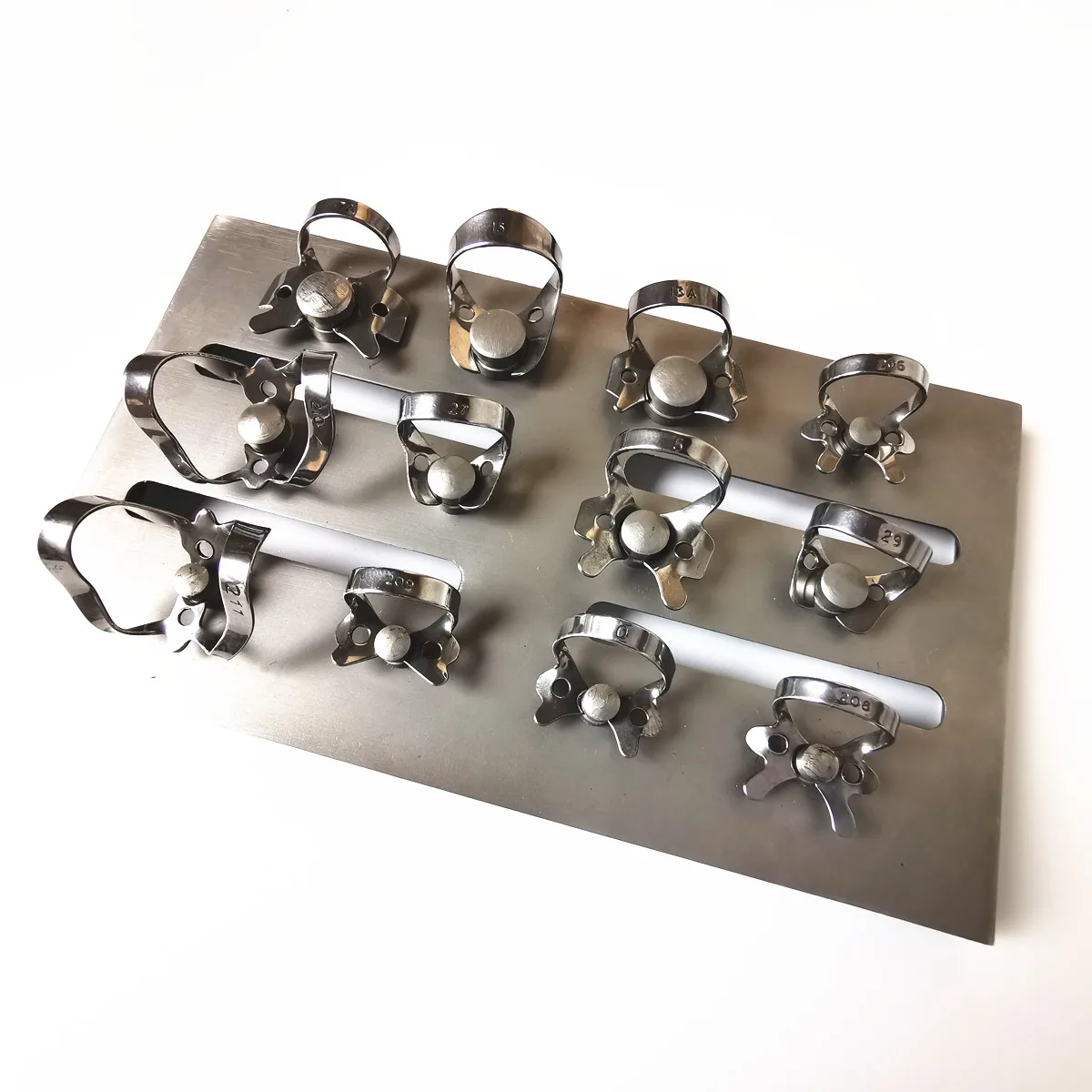 ENDODONTIC DENTAL RUBBER DAM CLAMPS HOLDING TRAY WITH 12Pcs Rubber Dam Clamps RESTORATIVE | Красота и здоровье