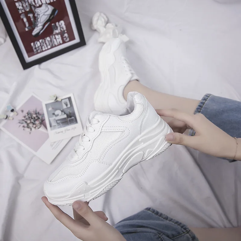 Женские кроссовки с дышащей сеткой белые на платформе в стиле ретро модные