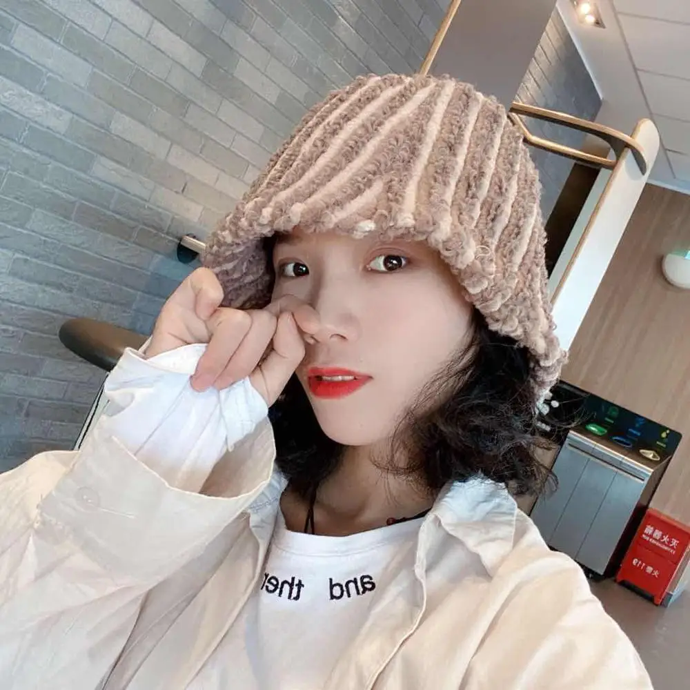New Women's Autumn And Winter Bucket Cap Korean Version Versatile Plush Fisherman's Hat Warm Lamb Plain Face And Ear Cap