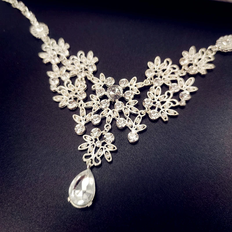 

Luxury Wedding Jewelry Set Water Drop Rhinestone Long Pendant Full Crystal Silver Plated Necklace & Earrings Elegant Bridal Gift