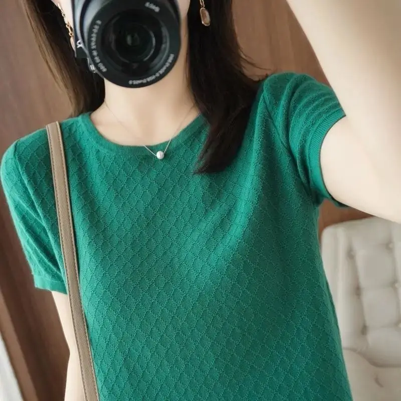 

2021 Spring New Korean Knitted Thin Short Sleeve T-shirt Women's Round Neck Loose Simple Loose Bottomed Top Fashion