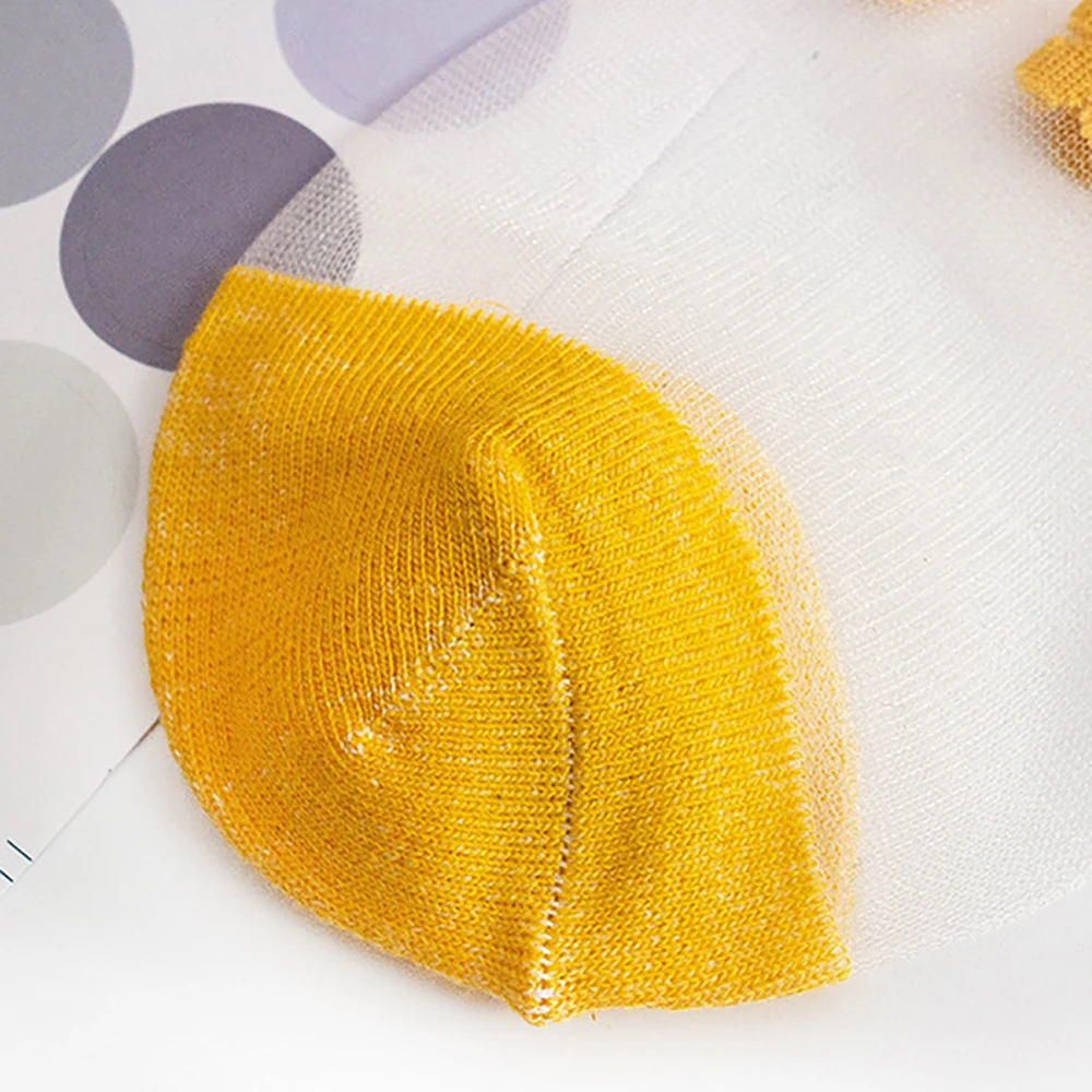 

2021 NEW Fashion Women Socks Summer Thin Glass Silk Socks Small Daisy Shallow Mouth Silver Lace Transparent Boat Socks