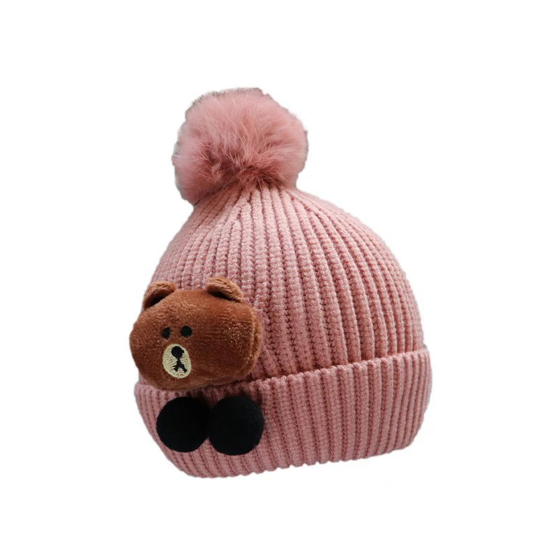 Детская трикотажная шапка модная теплая вязаная с милым медвежонком на осень и