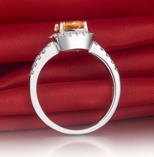 Кольцо обручальное женское из синтетического камня классическое ювелирное