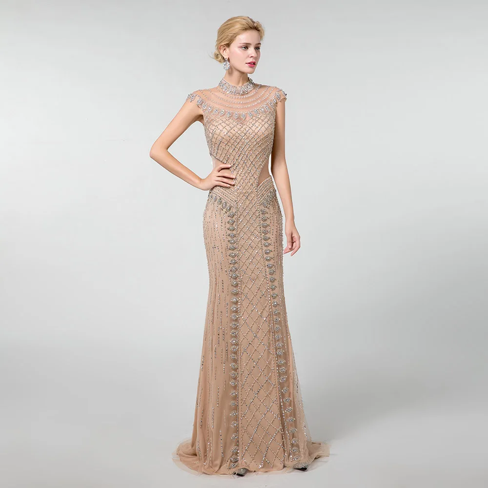Женское вечернее платье русалка длинное телесного цвета с высоким воротником и