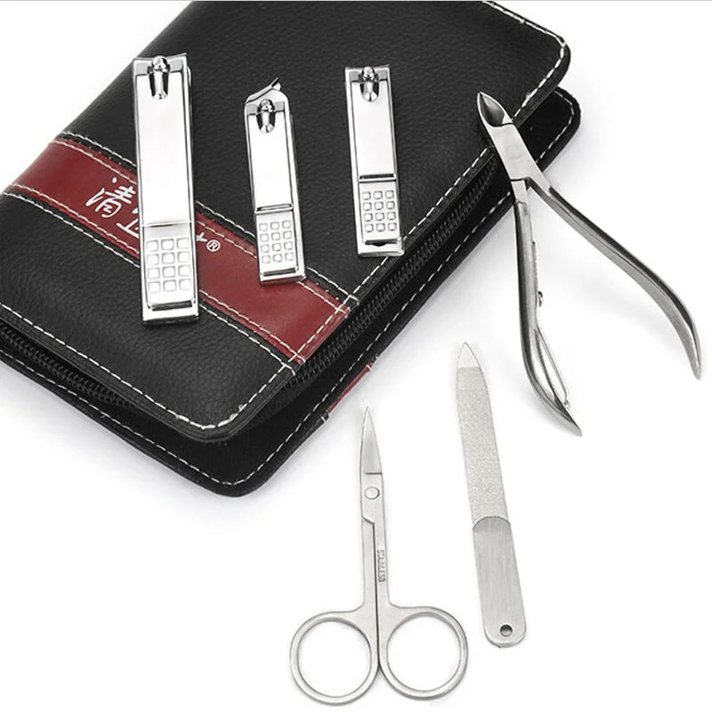 

Care Clipper Black Scissor Nail Case+15 Kit Nail in Set Pedicure 1 Tweezer Knife pcs Ear pick Utility Manicure Set Tools for you