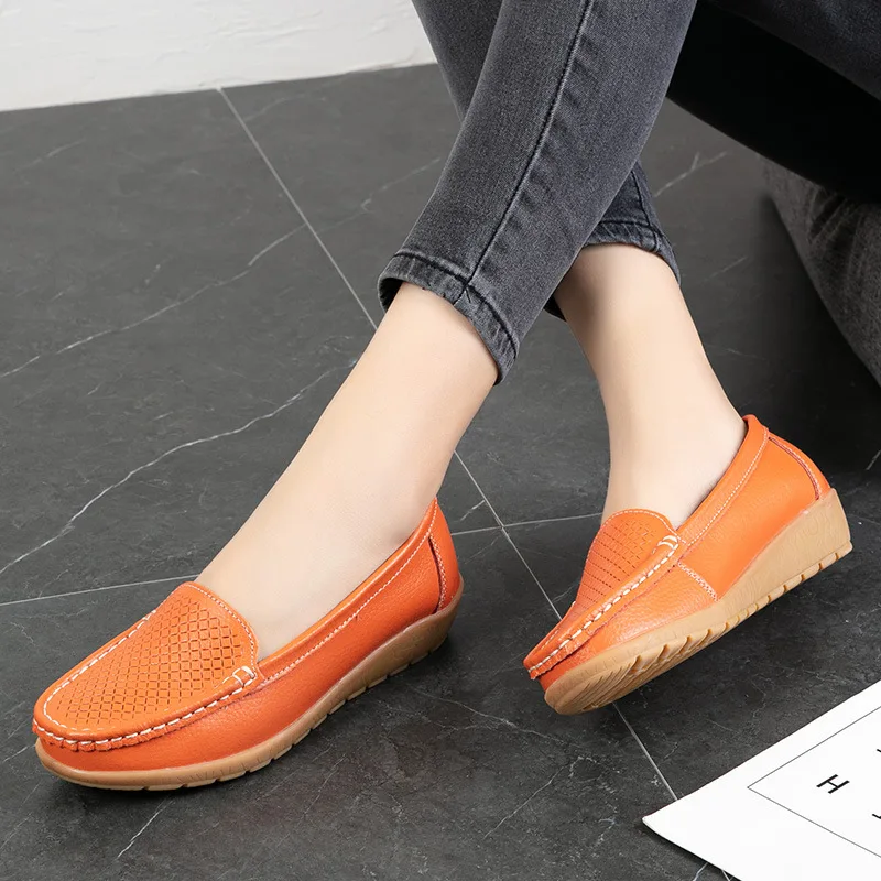 

Fashion Women Flats Casual Slip On Loafers Women Genuine Leather Shoes Plus Size Moccasins Woman Shoes Nurse Women Loafers