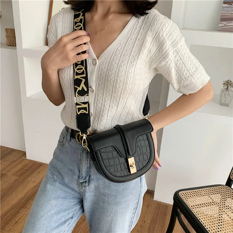 2020 New French Niche Handbags Korean Fashion Texture Net Red All-match Diagonal Saddle Bag | Багаж и сумки