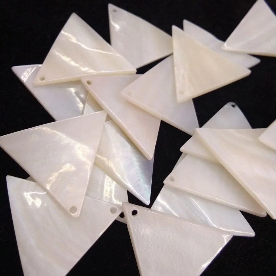 Подвески из натуральной ракушки с перламутром треугольные 10 шт. | Украшения и