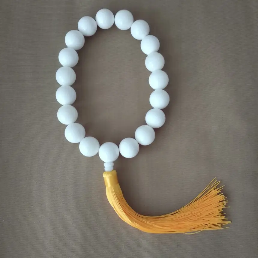 Браслет-амулет с натуральными морскими бусинами 20 мм | Дом и сад