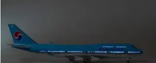 747 With LED light 1/150 Корея Воздушный самолет модель Boeing 747 A380 авиалайнер модель самолета литье под давлением коллекции с колесами и базами - Цвет: 747 With LED light