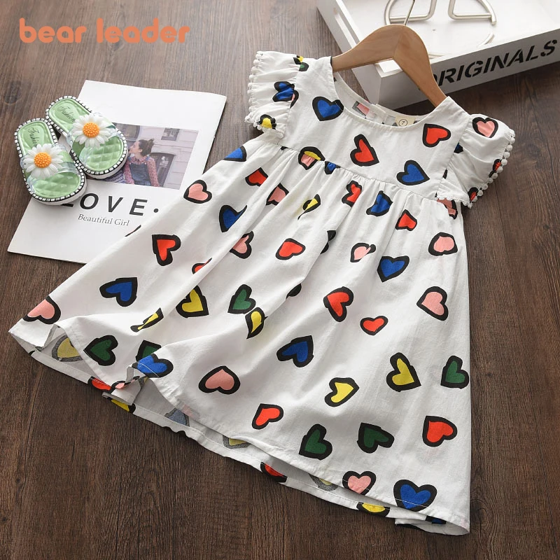 

Bear Leader/повседневные летние платья для девочек; Коллекция 2021 года; Модные костюмы с принтом сердца для маленьких девочек; Милые Детские плать...