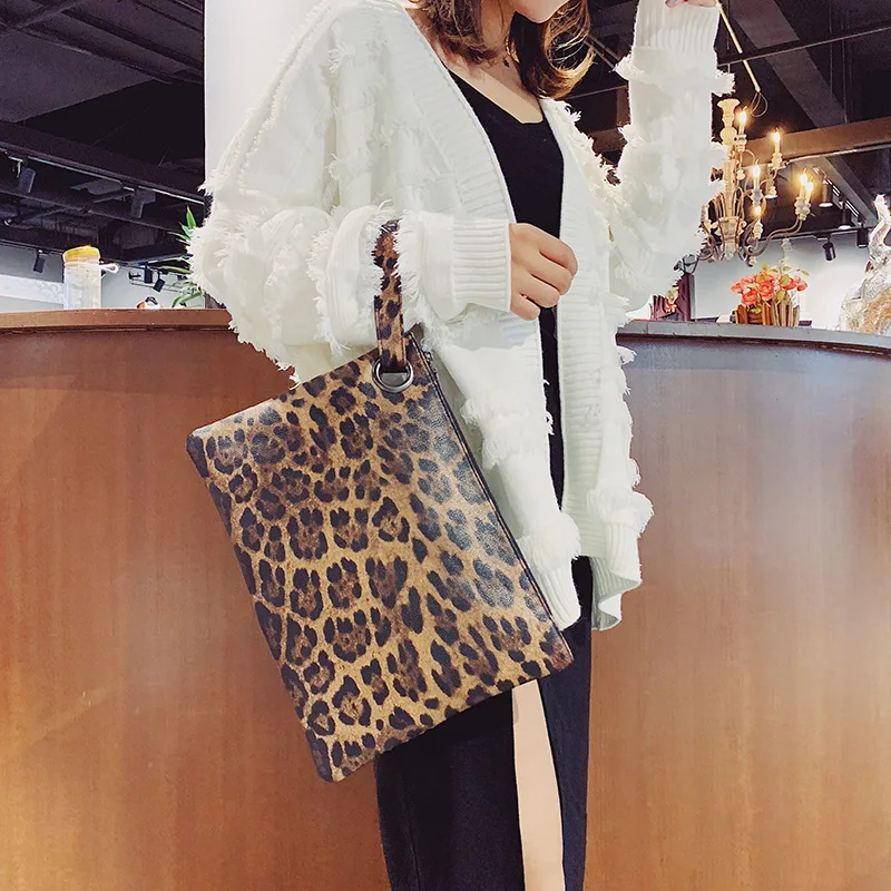 

Women's Handbag Temperament Leopard Bag Square Zipper Interlayer High-capacity Zebra Pattern Printing Retro Computer Bag