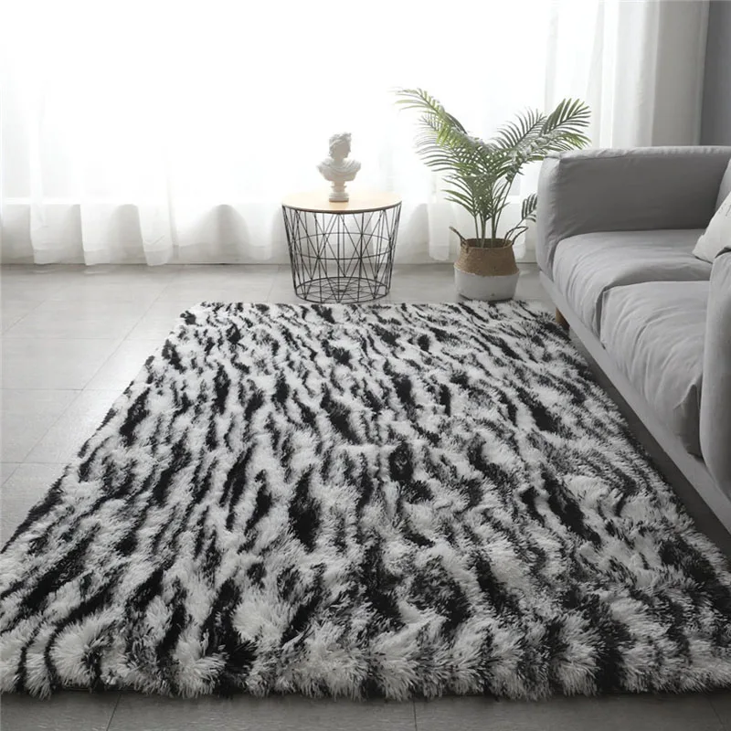 

Long Plush Warm Mat White Plush Material Bedside Rug Living Room Thick Mats Suitable For Home Decoration Crawling Plush Matching
