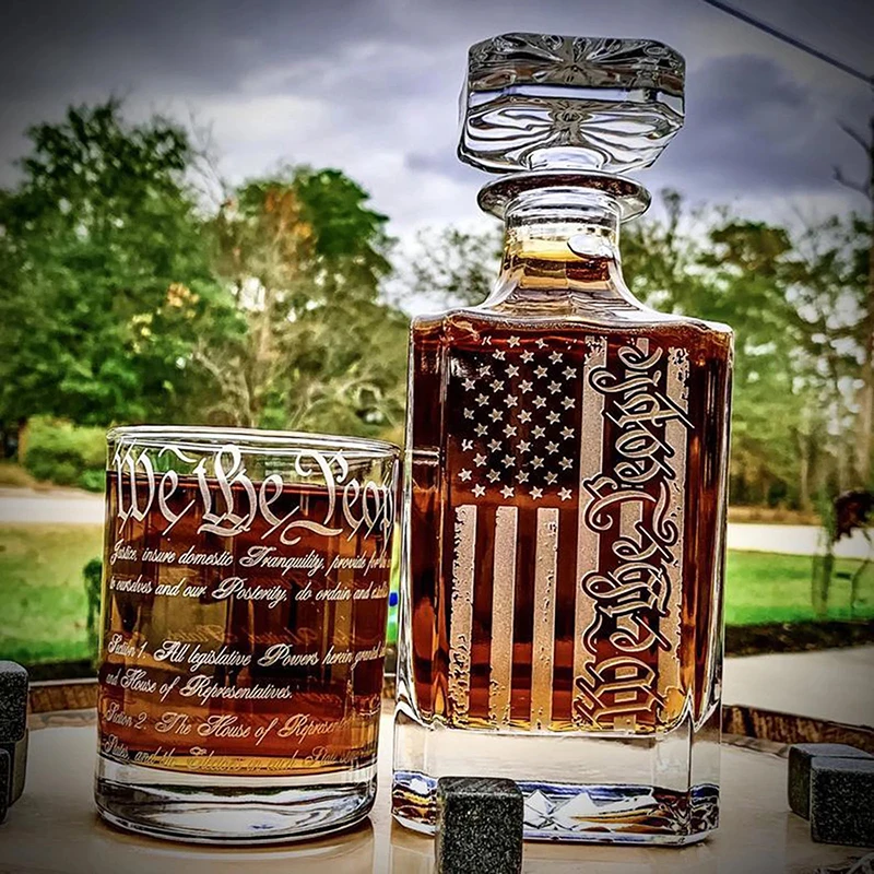 

Whiskey Decanter with American Flag Design/450ml Display Bottle/Aromatherapy Bottle/Glass Bottle for Multi-Purpose Glass