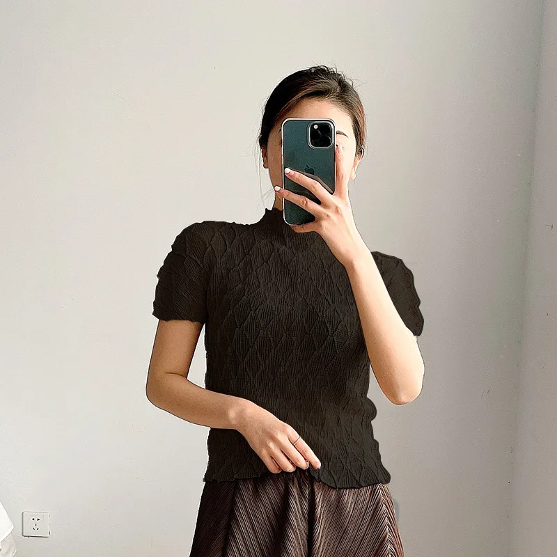 

LANMREM Women Black Pleated T-shirt New Turtleneck Short Sleeve All Match Fashion Tide autumn 2021 2E1983