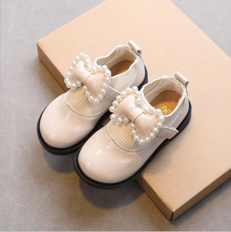 Кожаные туфли для девочек новинка 2021 осенние детские принцессы модные с жемчугом