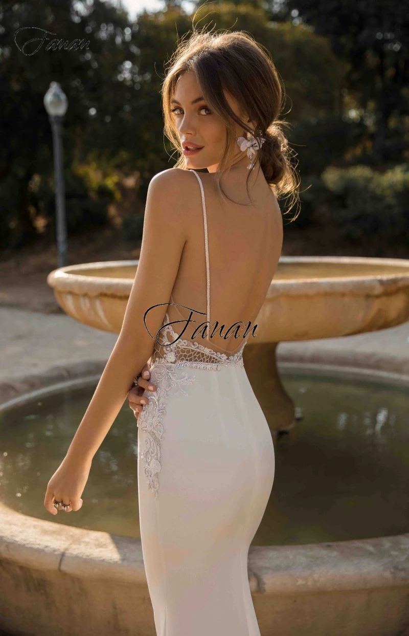 

Sexy Royalbbl Wedding Mermaid Wedding Dresses 2020 Spaghetti Straps Appliques Lace Beach Bride Dress Backless Boho Wedding Gown