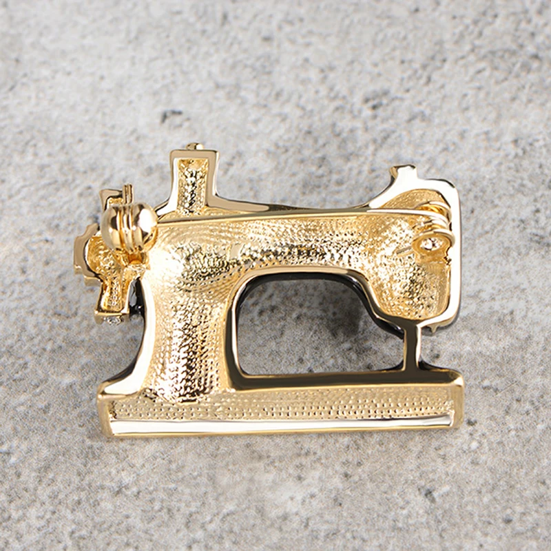 

New Women Girls Sewing Machine Brooch Black Enamel Brooches Jewelry Hijab Pin For Collar Suit Scarf Decoration Accessories