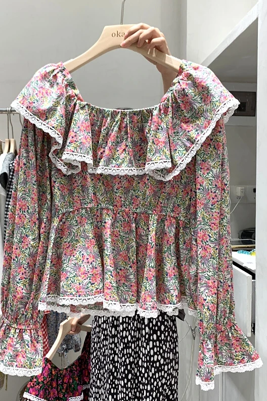 

Slim Waist Pleated Clothes 2021 Spring Print Blouse Retro Square Collar Dignified Flowers Printed Tops Ruffled Long Sleeve Shirt