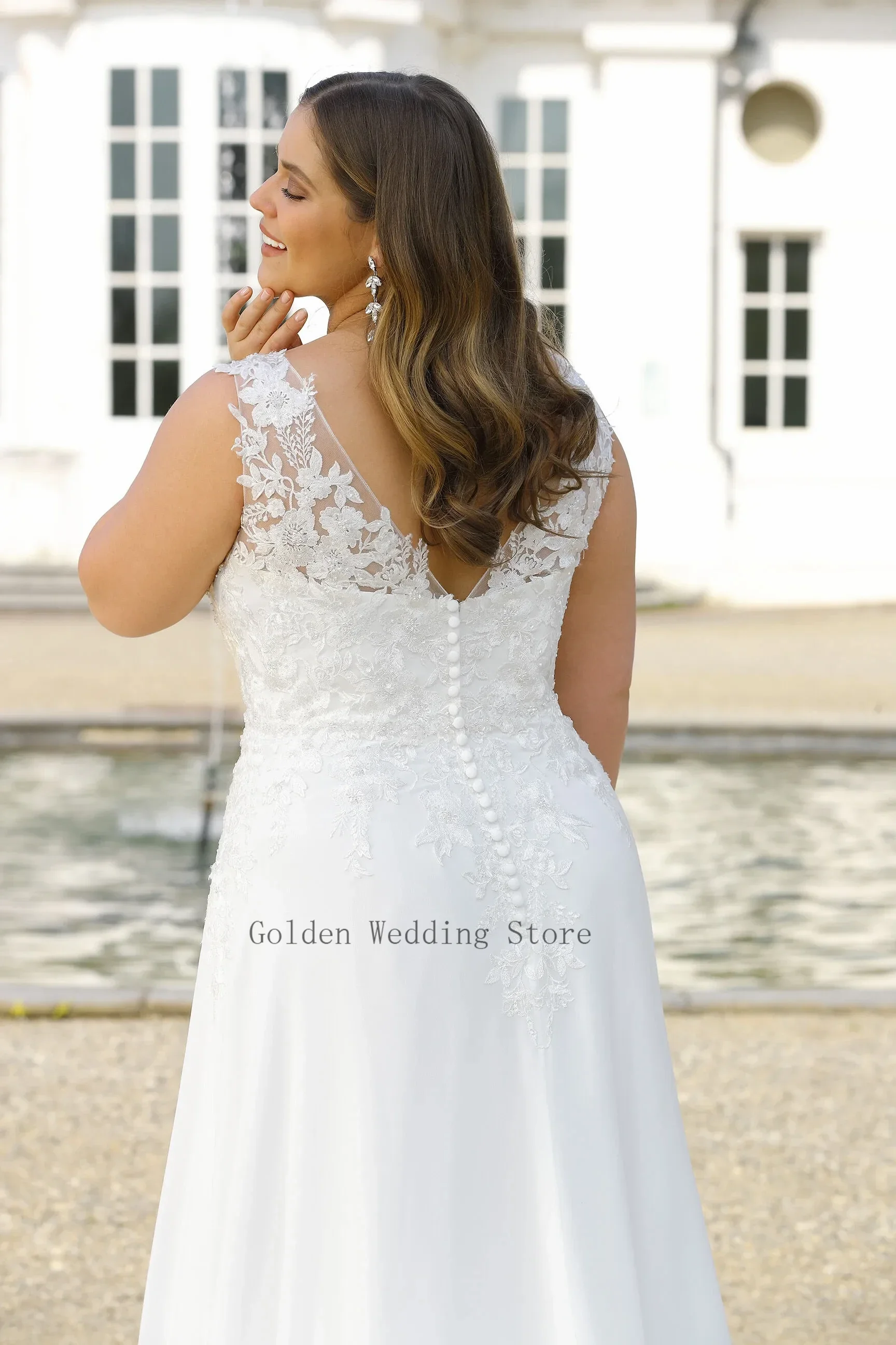 Элегантное белое шифоновое платье-футляр с аппликацией свадебные платья на