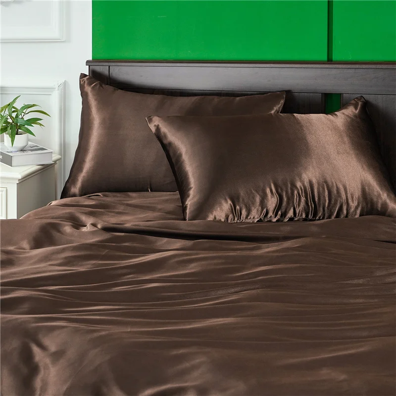 Комплект постельного белья из искусственного шелка | Дом и сад