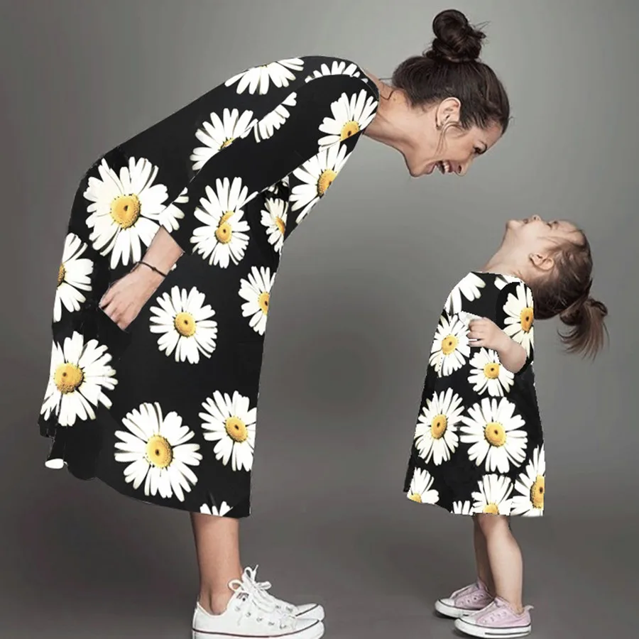 

2020 New Hot Models Mother And Daughter Dresses Spring And Summer Parent-child Dresses Beach Parent-child polyester Dresses