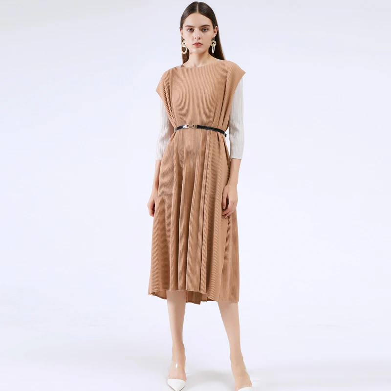 

TIANPEI Miyake Pleated dress design strap cardigan women dress fall New summer loose sleeveless plus size robe ample dress
