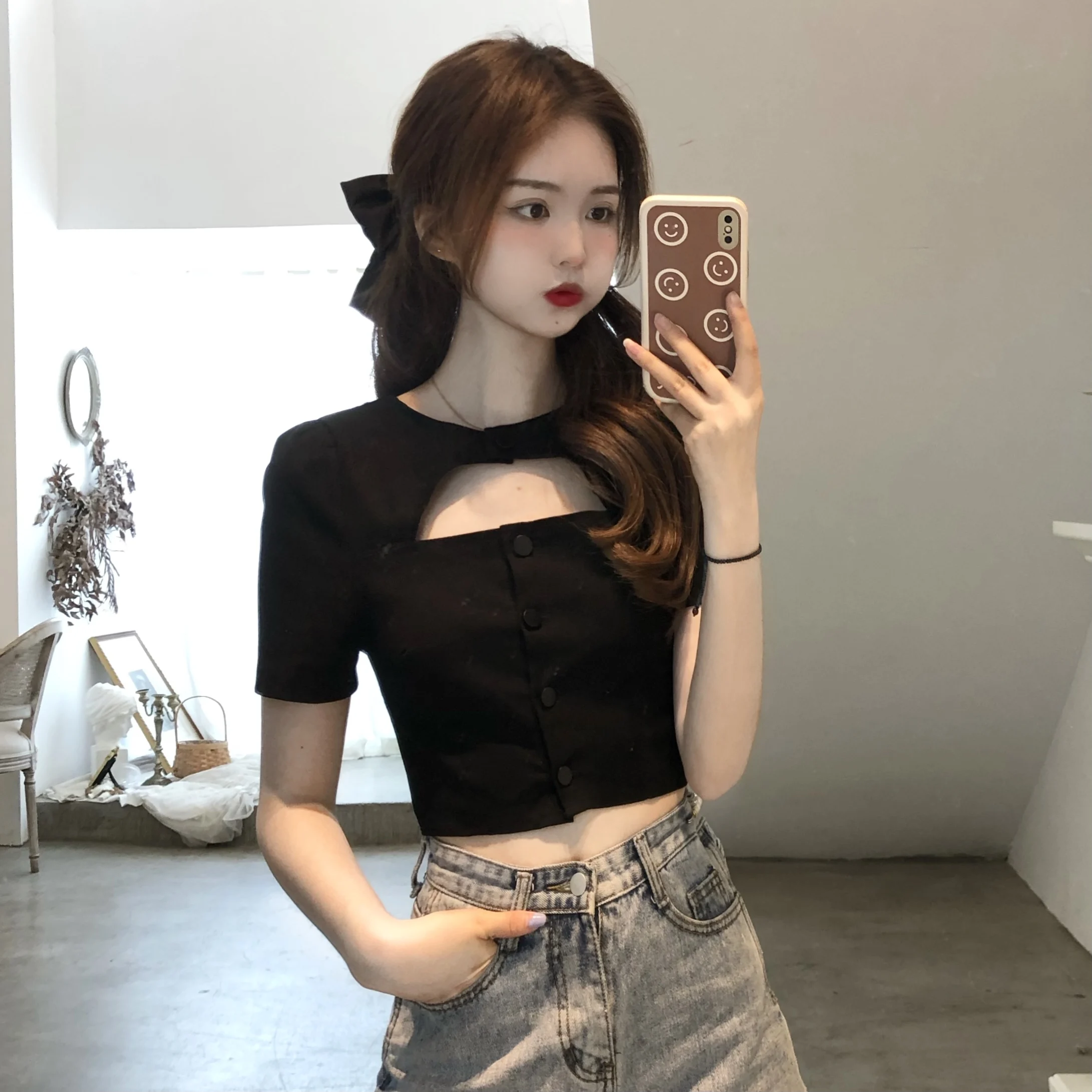 

Design short black T-shirt women's summer 2021 new high-waist navel small shirt hollow short-sleeved top