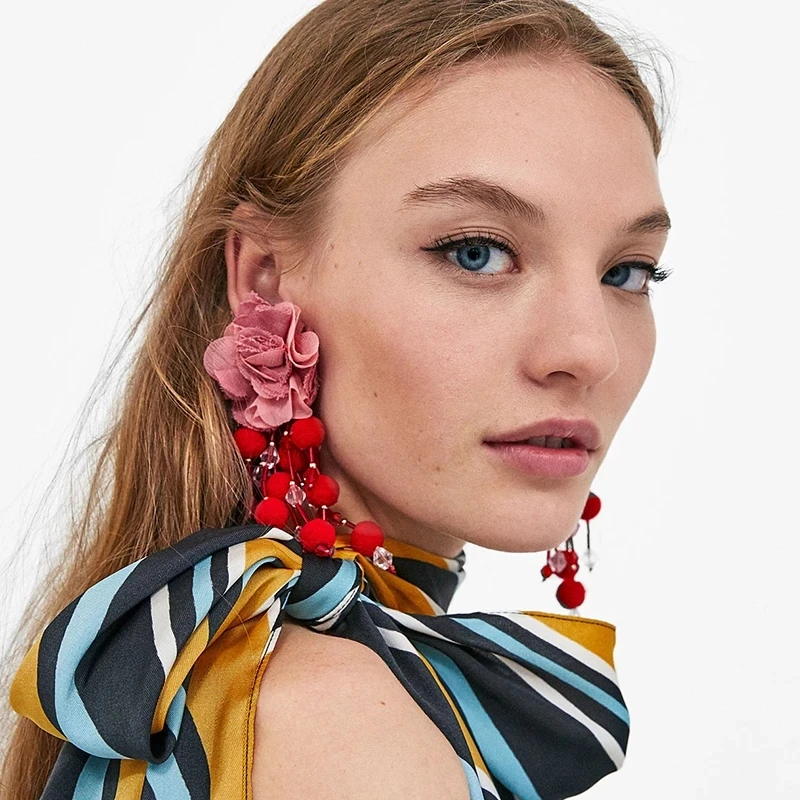 

Bohemian Flower Tassel Earrings Plush ball Hoop Dangling Earrings Women Wedding Party Beach Earrings for Dress