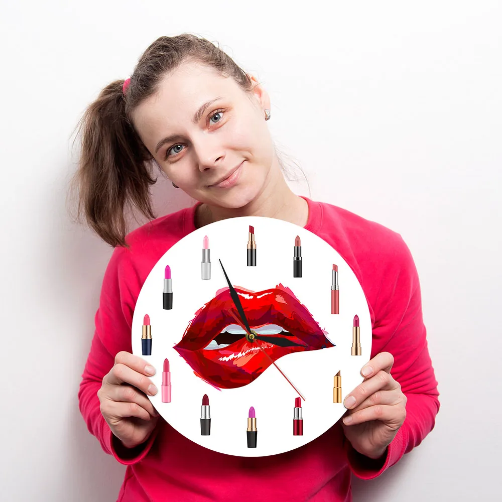 Девичьи вещи красивые губные помады забавные настенные часы салон красоты