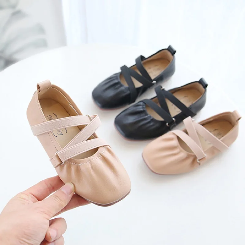 

Туфли Детские демисезонные из искусственной кожи с квадратным носком и эластичной резинкой