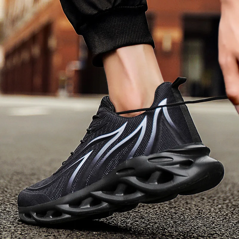 

Men's Flame Printed Sneakers Flying Weave Sports Shoes Comfortable Running Shoes Soft Outdoor Men Athletic Lace Up Shoes