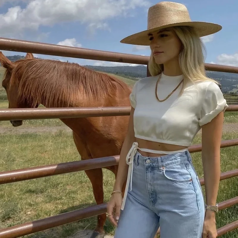 

Элегантная атласная летняя блузка Foridol, рубашка, Женский пикантный бандажный кроп-топ с открытой спиной, белый короткий топ с завязкой спере...