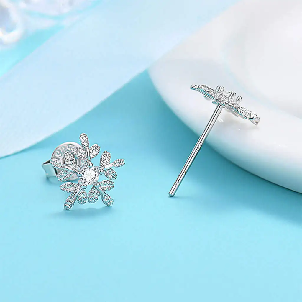 

Snowflake Earrings Women Girls Tiny Cute Fashion Zircon Inlay Ear Studs for Party Engagement Christmas Anniversary Winter