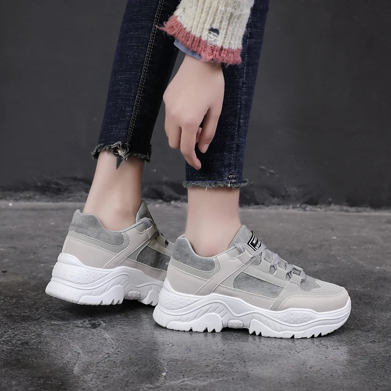 Женские кроссовки для бега Baideng увеличивающие рост дышащие светильник шнуровке |