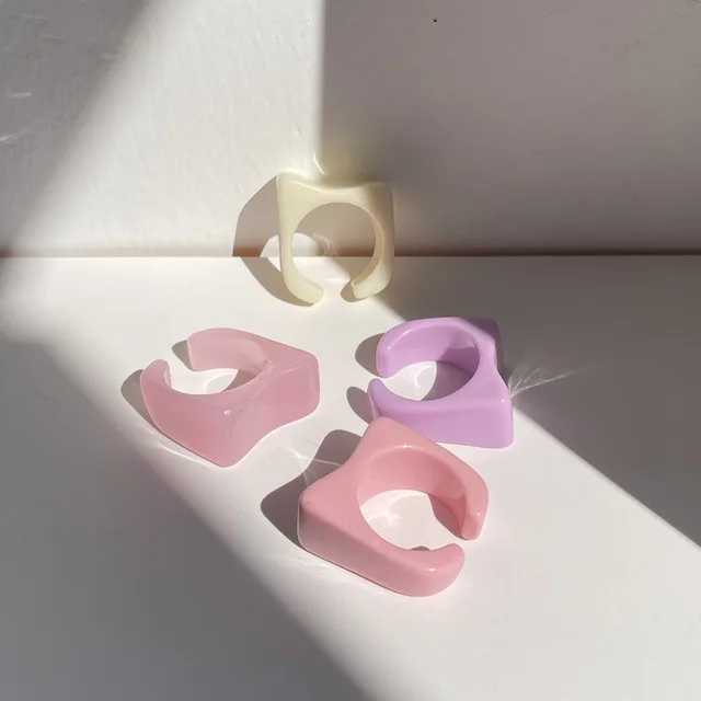 

HUANZHI 2021 NEW Korea INS Trend Colorful Geometric Square Irregular Opening Acrylic Resin Ring For women Spring Summer Jewelry