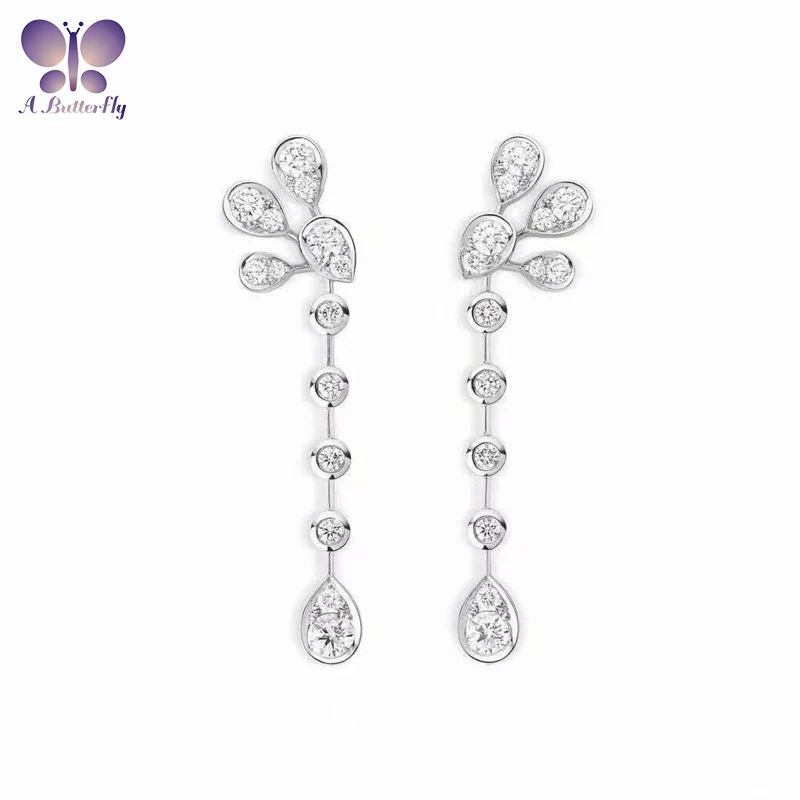 

Серьги из белого золота 100% пробы с натуральными бриллиантами карата