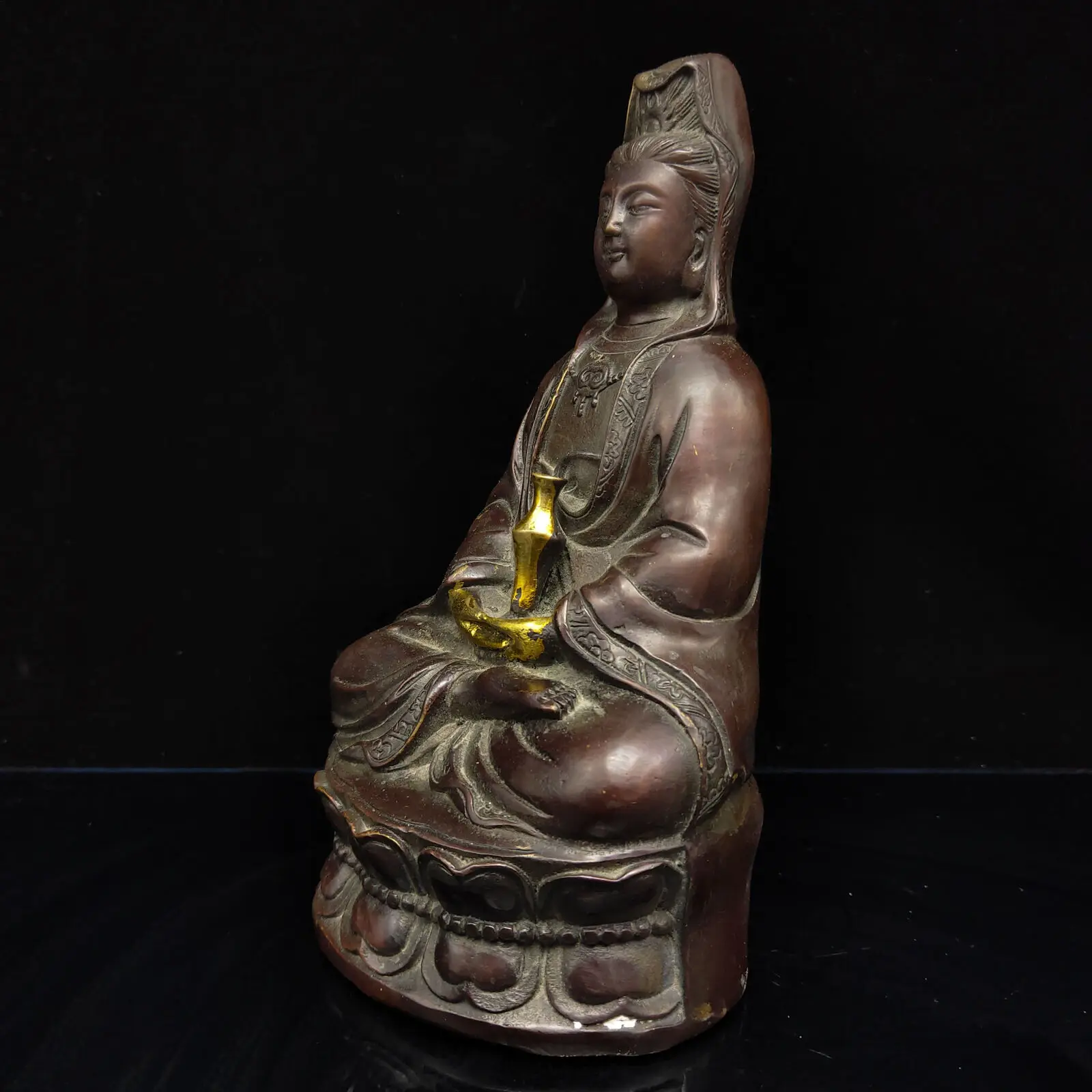 

Chinese Antique Red copper Gilt Guanyin Buddha Statue