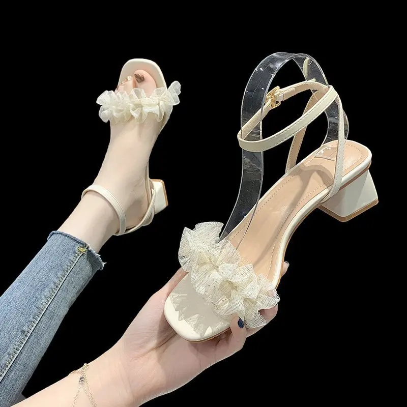 

A word with lace sandals female 2021 Korean version of the new sandals with gladiator sandals thick heel sandals female toe