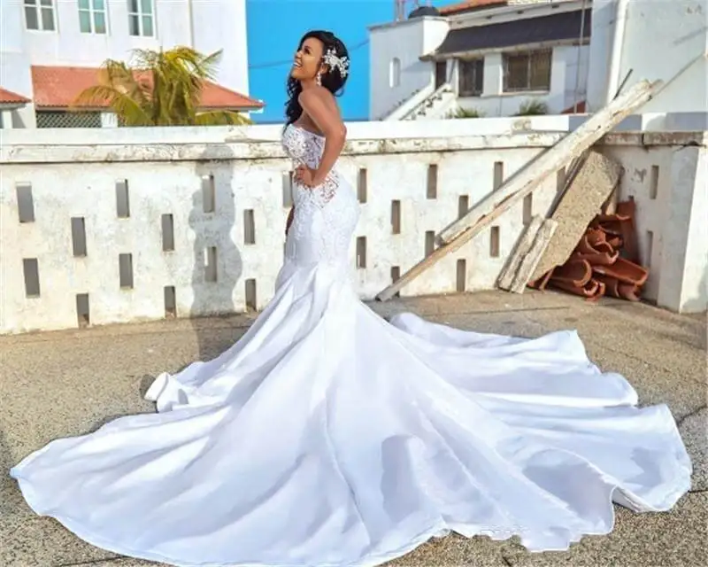 2020 African Plus Size Wedding Dress with Detachable Skirt Sweetheart Mermaid Wedding Gowns Appliqued Satin Bridal Dress