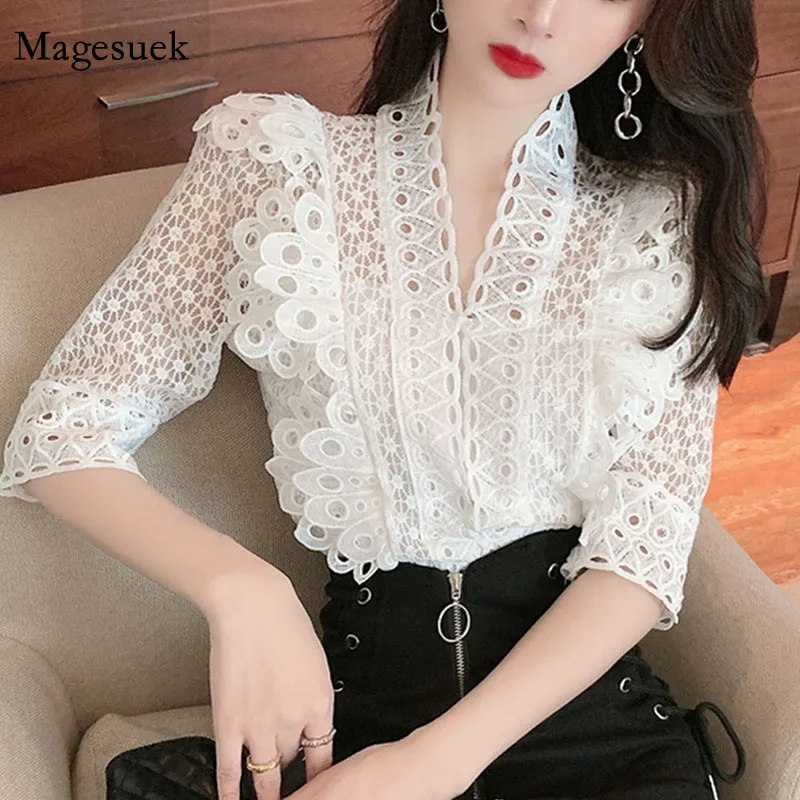 

Sweet Summer Hollow Butterfly Crochet Design Blouse Korean V-neck Retro Women Tops New Slim Short Sleeve French Lace Shirt 14471