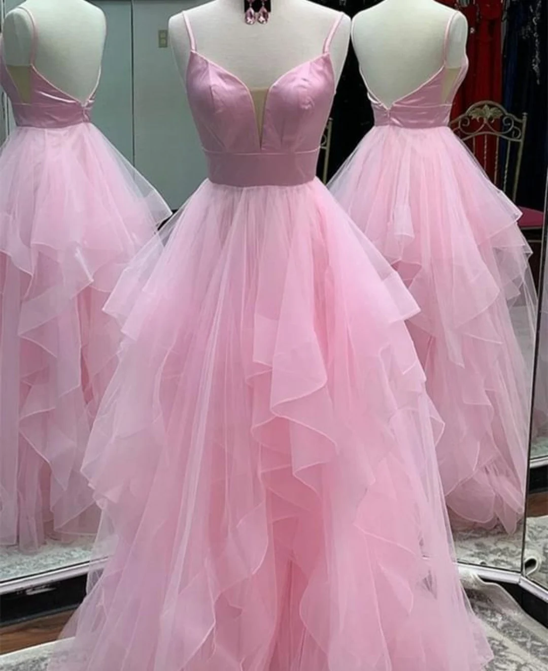 

Sexy A-Line Spaghetti Long V-Neck Ruffled Prom Dresses Criss Cross Back Floor Length Pink Robe De Soiree Red Formal Party Gown