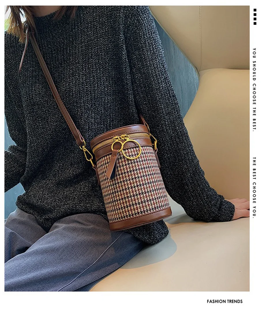 Женская сумка мешок через плечо мессенджер в клетку модная однотонная сумочка