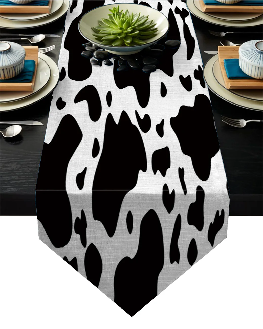 Black White Graffiti Cow Spot Table Runners Tablecloths Holidays Vintage Wedding Party Long Runner Stain Resistant Dress | Дом и сад