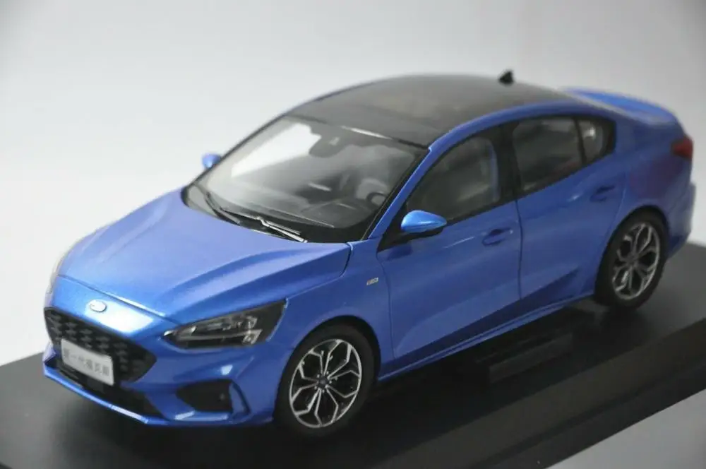 1:18 Модель литья под давлением для Ford Focus 2019 синий седан игрушечный автомобиль из
